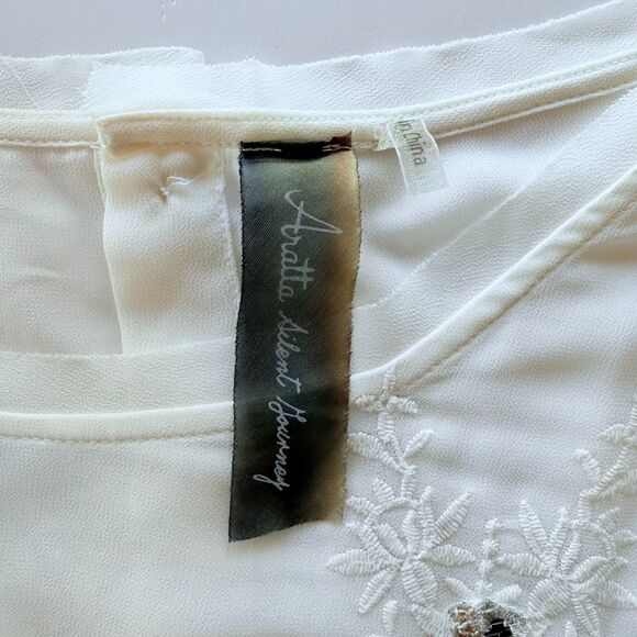 NWOT Aratta Embellished Embroidered Lace Button Back 3/4 Sleeve Blouse in Ivory - Picture 6 of 11